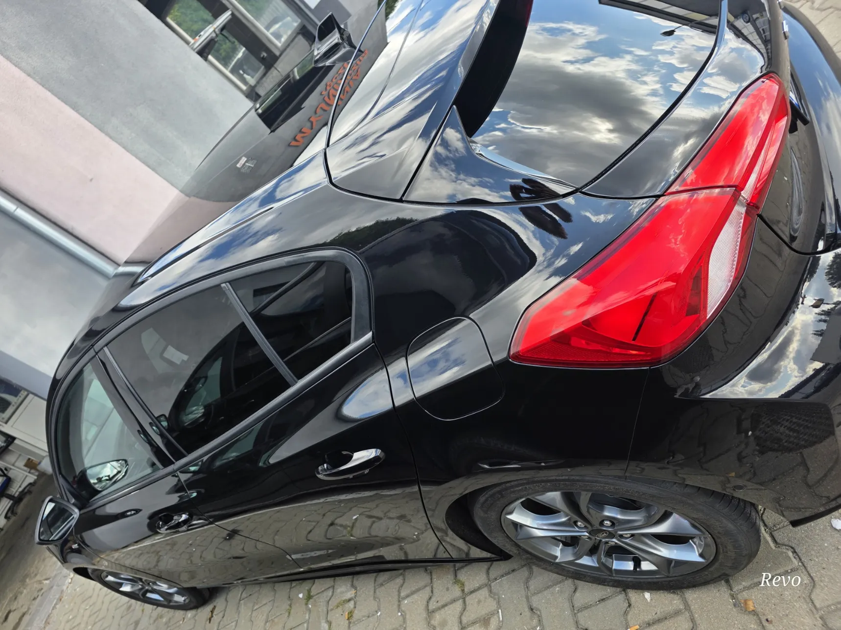 zdjęcie przedstawiające REVO Detailing, myjnia ręczna