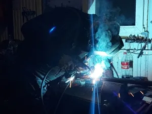 zdjęcie przedstawiające Auto Miłosna mechanika pojazdowa i wulkanizacja